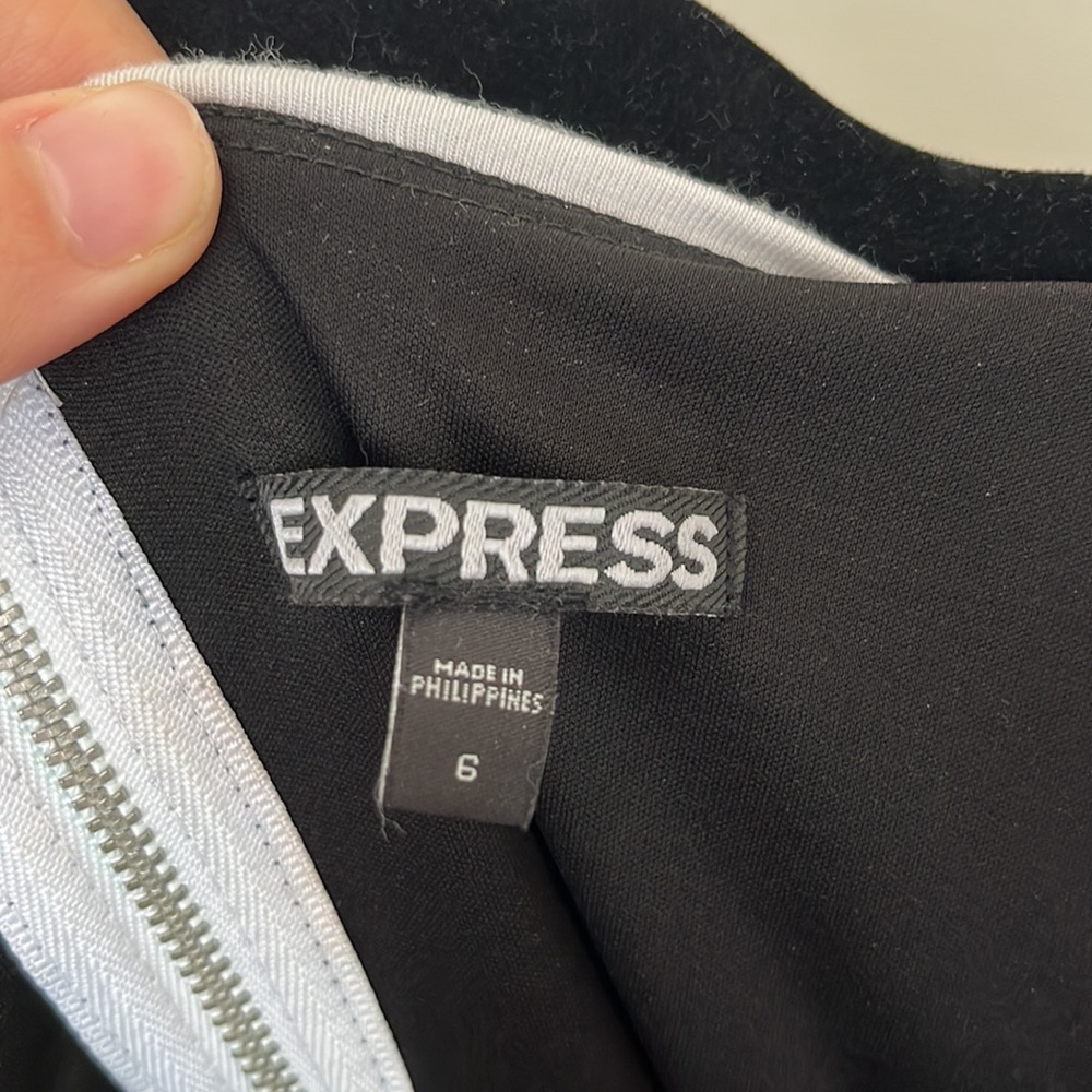 Black with white contour Express bodycon dress - Picture 3 of 4